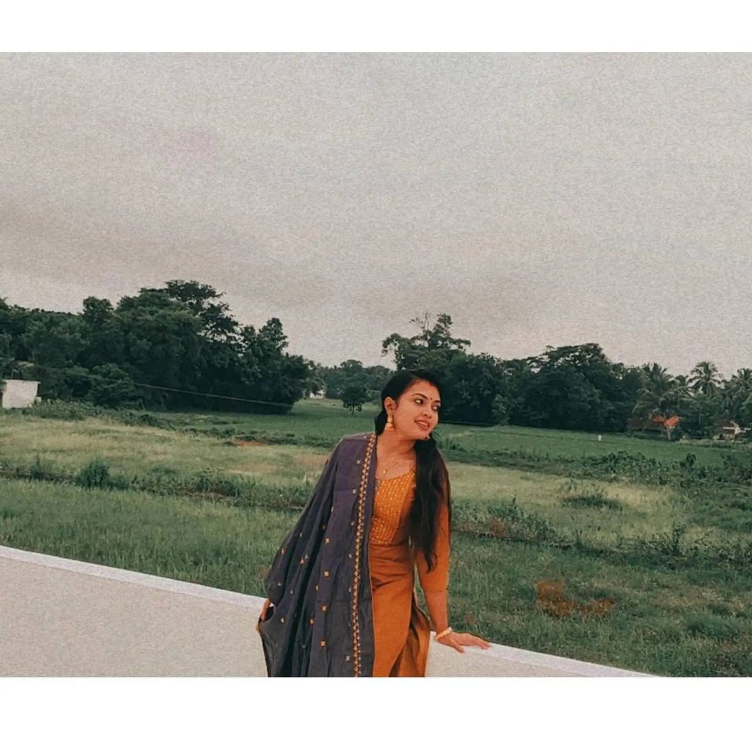 ക്യൂട്ട് ആന്‍ഡ് സിമ്പിള്‍ ലുക്കില്‍ മൃദുല വിജയ്: ഏറ്റവും പുതിയ ചിത്രങ്ങള്‍ വൈറല്‍