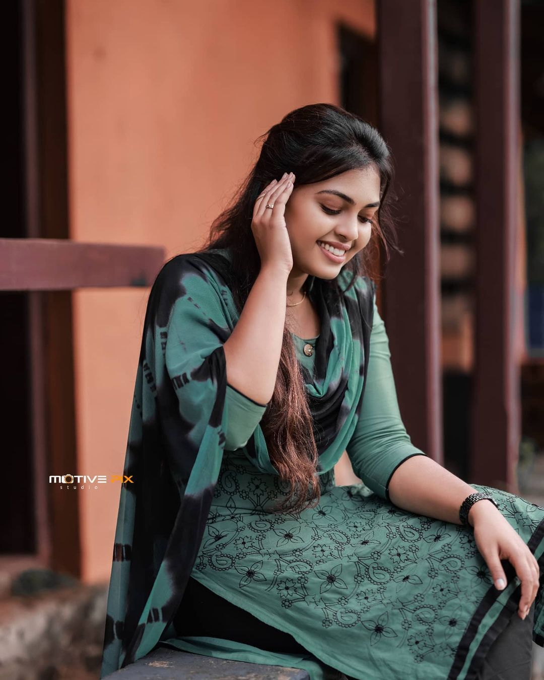 ക്യൂട്ട് ആന്‍ഡ് സിമ്പിള്‍ ലുക്കില്‍ മൃദുല വിജയ്: ഏറ്റവും പുതിയ ചിത്രങ്ങള്‍ വൈറല്‍