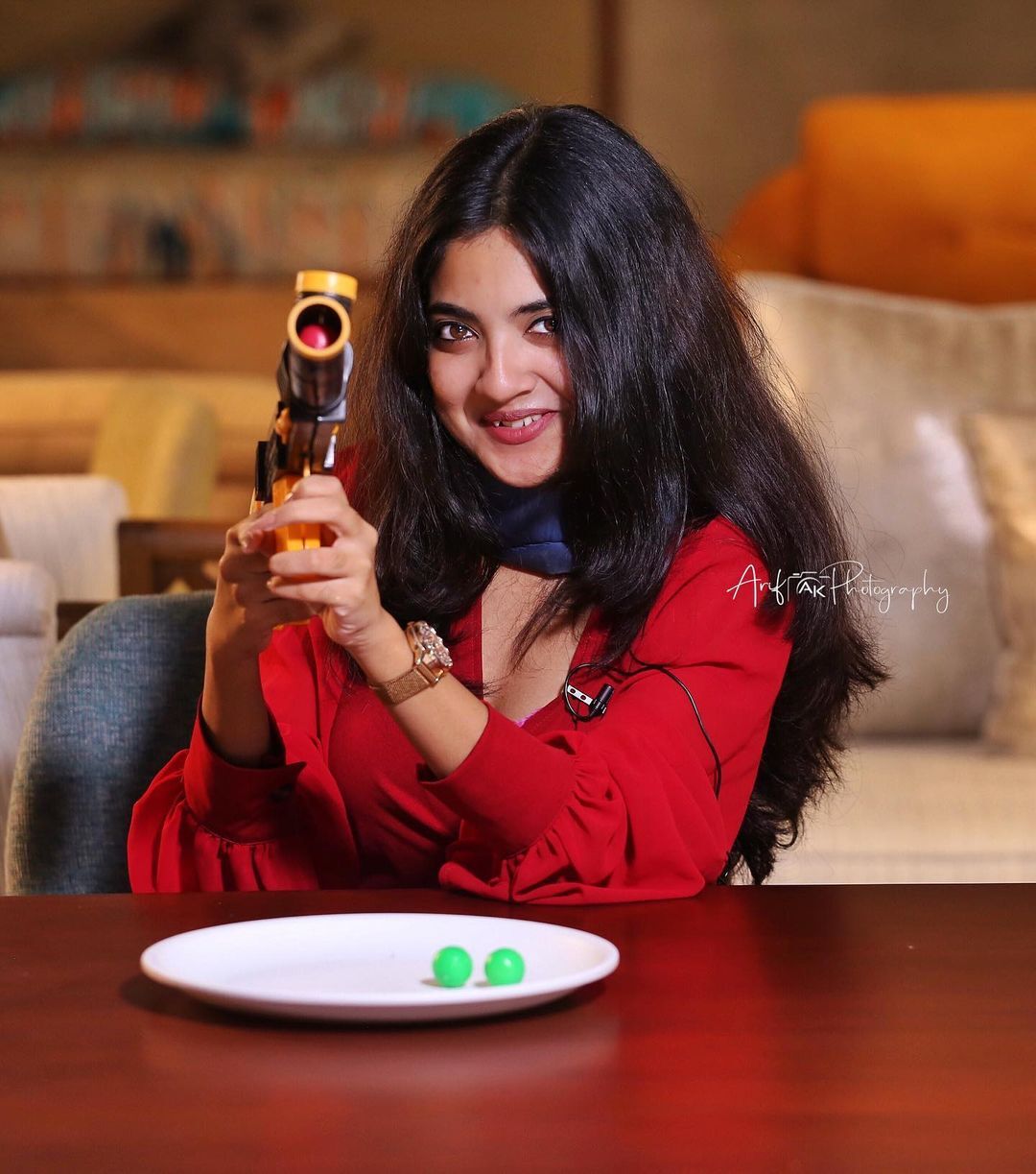 കമോണ്‍, ഹാന്‍ഡ്‌സ് അപ്പ്; പുതിയ മേക്കോവറില്‍ തിളങ്ങി നന്ദന, വൈറല്‍ ചിത്രങ്ങള്‍ കാണാം