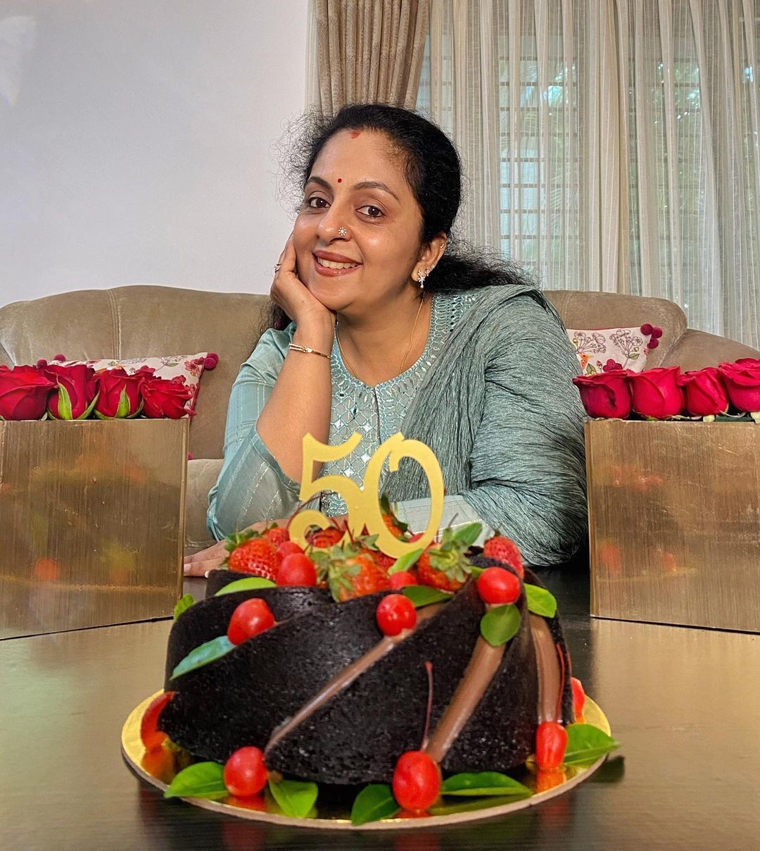  ഈ പുണ്യത്തിന് ഇന്ന് 50: ചിത്രങ്ങള്‍ പങ്കുവെച്ച് അഹാന കൃഷ്ണ