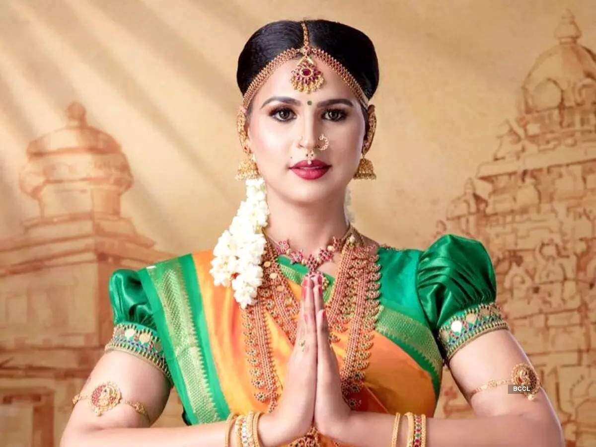 ஒருவேளை இருக்குமோ?...பிக்பாஸ் சீசன் 5 வீட்டில் ரீ எண்ட்ரி கொடுக்கும் நமிதா மாரிமுத்து?.... செம எதிர்பார்பில் நமீதா ரசிகர்கள்!