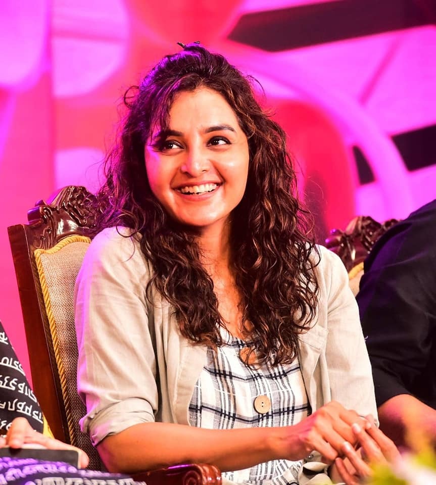  മഞ്ജു പഞ്ചാബിയായ? 'ഒന്നുകിൽ റിസ്ക് എടുക്കണം അല്ലേങ്കിൽ അവസരം നഷ്ടപ്പെടുത്തണമെന്ന് കുറിപ്പും..കിളി പാറി ആരാധകർ