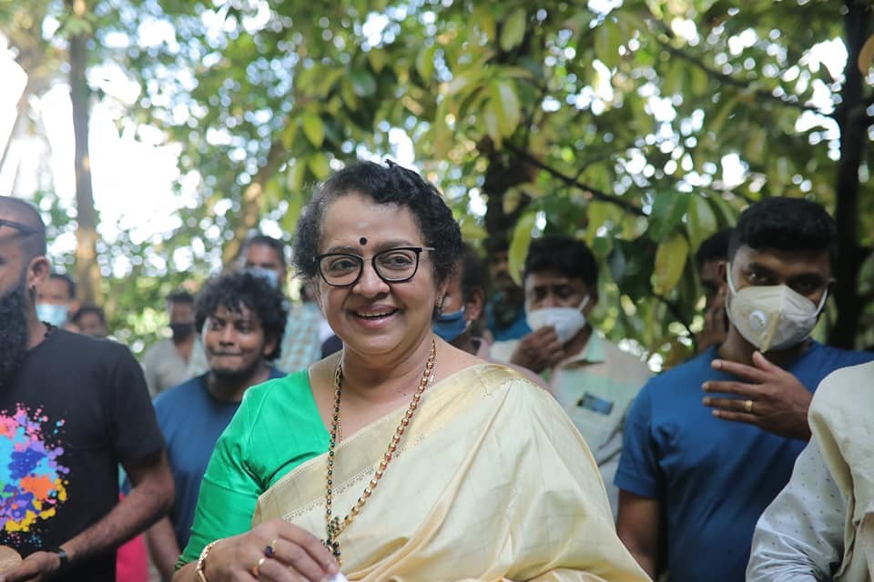 ഹാപ്പി ബര്‍ത്ത്‌ഡേ അമ്മാ... മല്ലിക സുകുമാരനൊപ്പമുള്ള ചിത്രങ്ങള്‍ പങ്കിട്ട് ഇന്ദ്രജിത്തും പൃഥ്വിരാജും