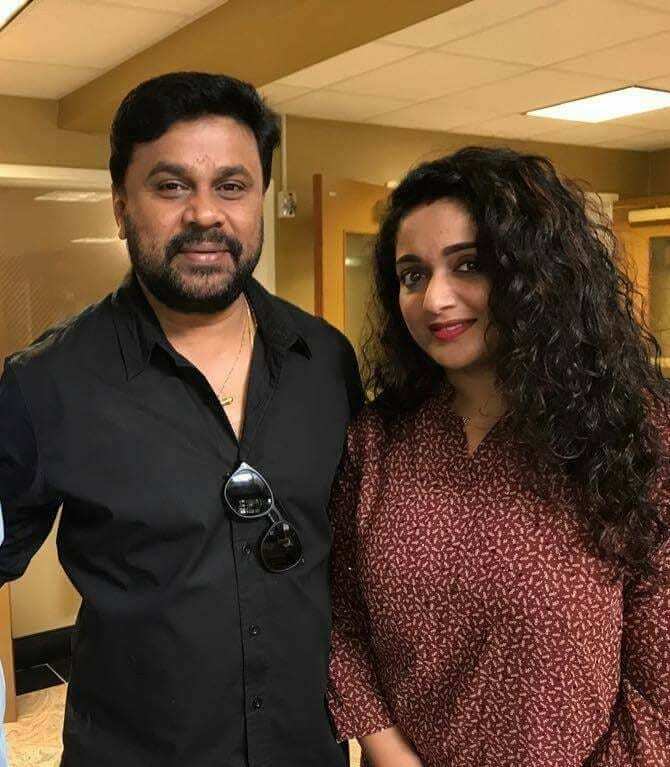 മലയാളികളുടെ താരദമ്പതികള്‍; വൈറലായി ദിലിപീന്റെ കാവ്യയുടേയും ചിത്രങ്ങള്‍