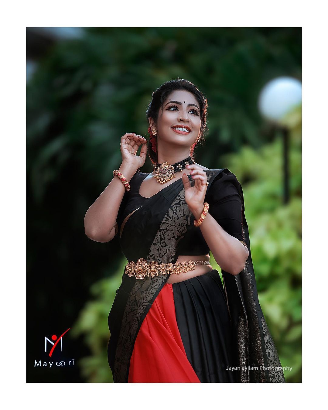  നവ്യയുടെ ഫോട്ടോ കണ്ട് കണ്ണു തള്ളി ആരാധകർ.. ഇതൊക്കെയാണ് തിരിച്ചുവരവ്..പ്രായം വെറും നമ്പർ