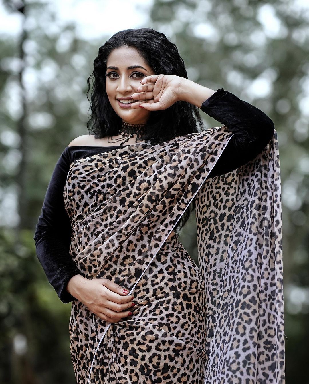  നവ്യയുടെ ഫോട്ടോ കണ്ട് കണ്ണു തള്ളി ആരാധകർ.. ഇതൊക്കെയാണ് തിരിച്ചുവരവ്..പ്രായം വെറും നമ്പർ