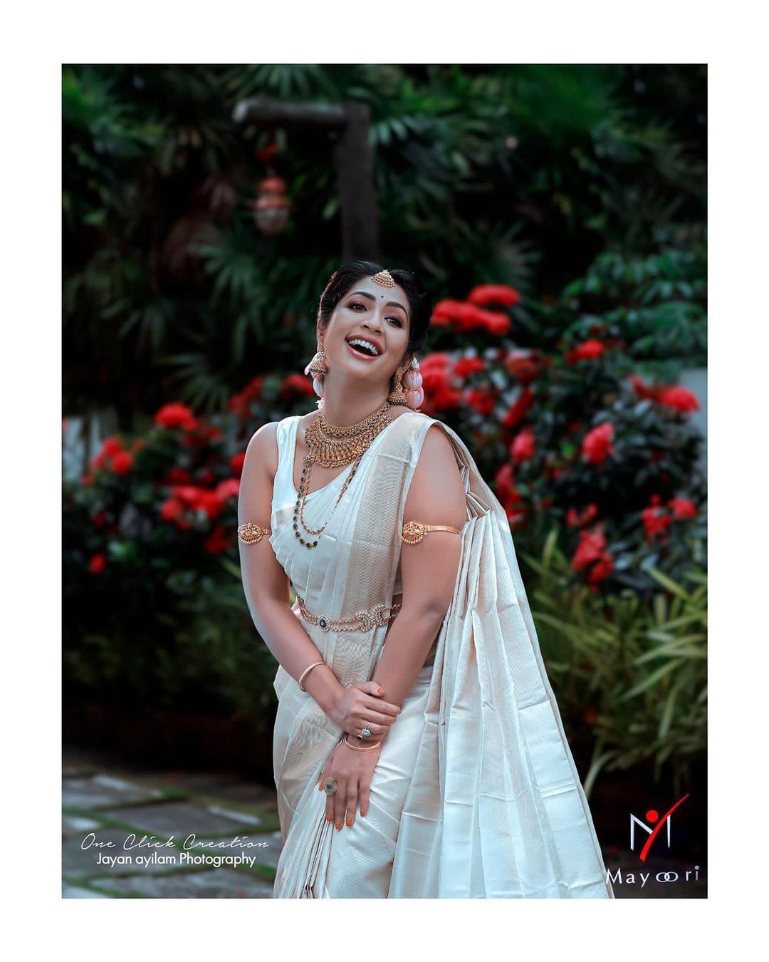  നവ്യയുടെ ഫോട്ടോ കണ്ട് കണ്ണു തള്ളി ആരാധകർ.. ഇതൊക്കെയാണ് തിരിച്ചുവരവ്..പ്രായം വെറും നമ്പർ