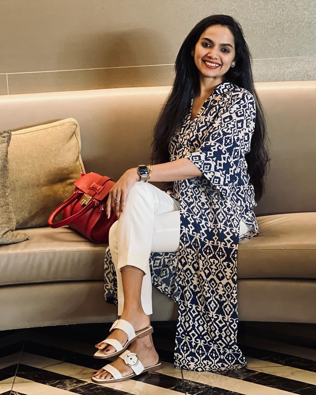 ഇത് മലയാളികളുടെ സ്വന്തം സംവൃത സുനില്‍: വൈറലായി പുതിയ ചിത്രങ്ങള്‍