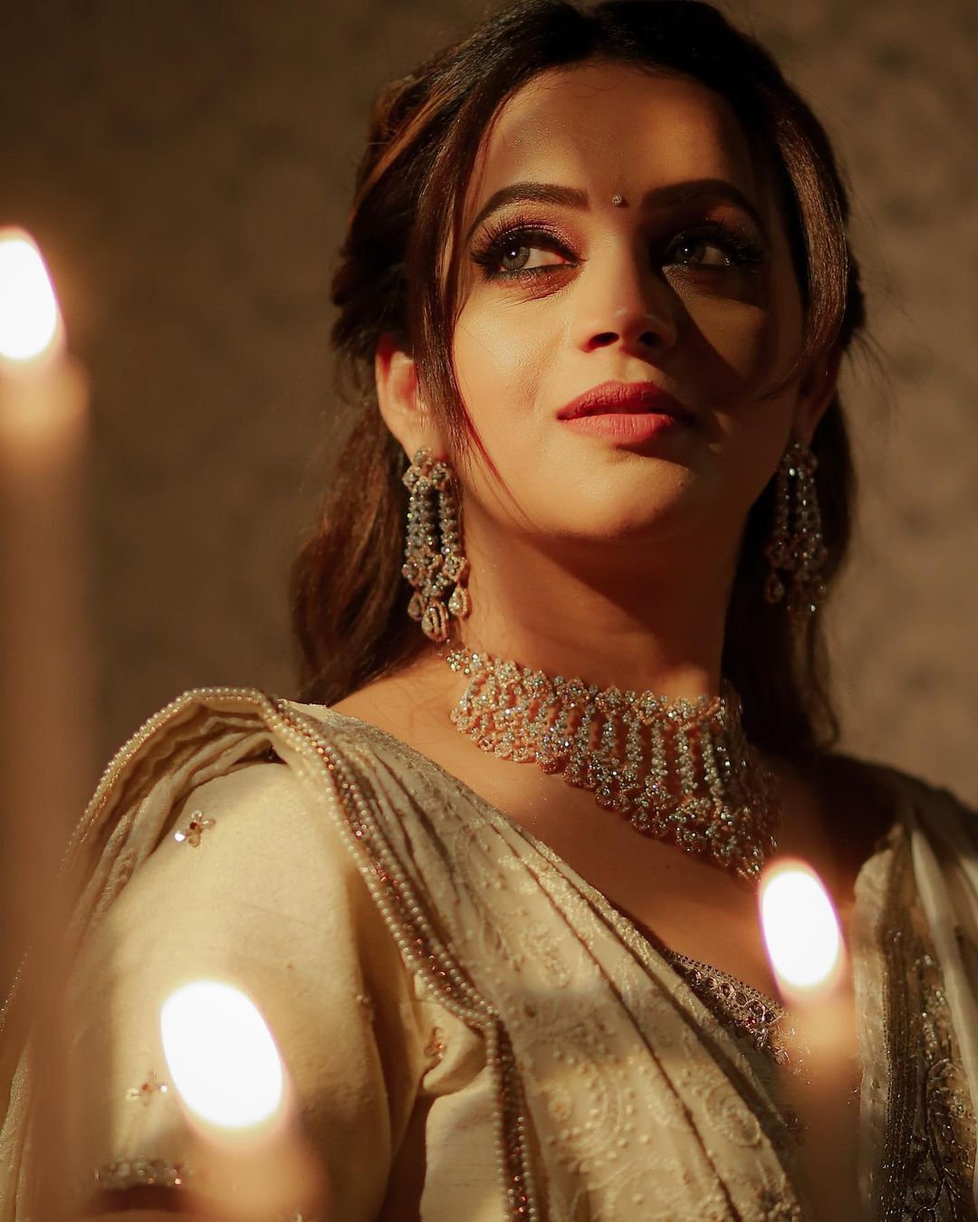  ഉഫ്..കണ്ണെടുക്കാനാകില്ല.. ഭാവന ഇതെന്ത് ഭാവിച്ചാണ്..വൈറലായി ദീപാവലി ലുക്ക്