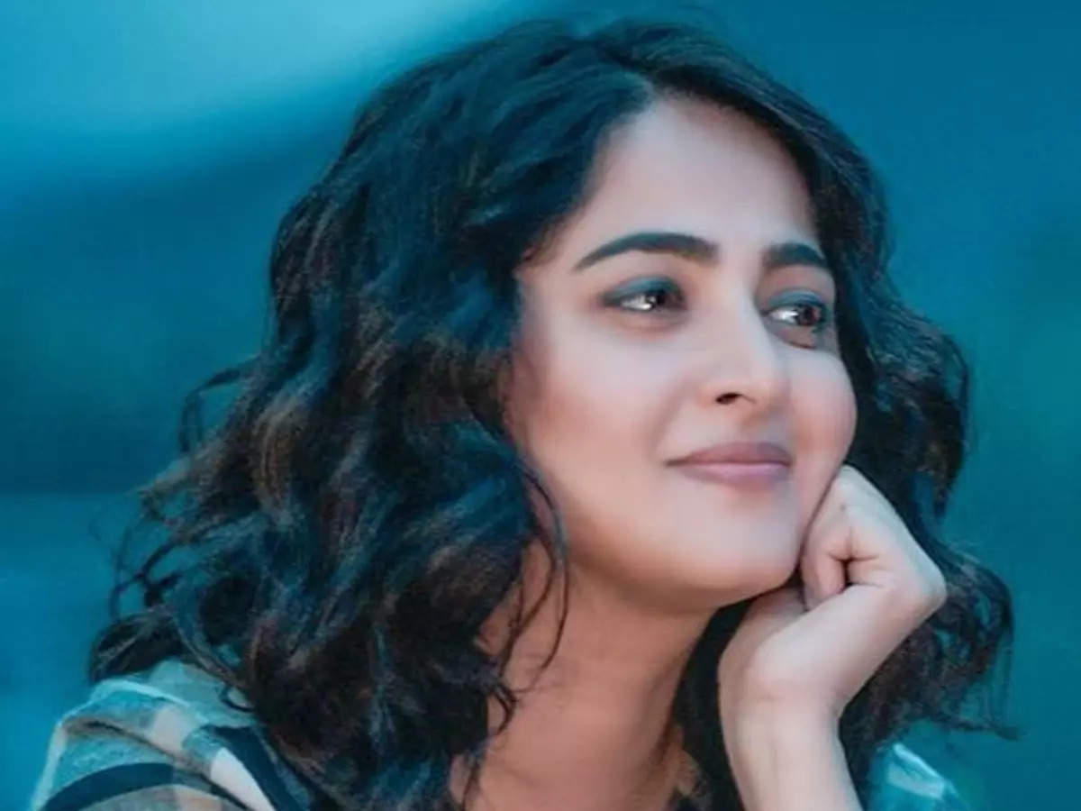 பிரபல நிறுவனத்துடன் ஹாட்ரிக் அடிக்கும் அனுஷ்க...! புதிய படத்தின் அறிவிப்பை வெளியிட்ட தயாரிப்பு நிறுவனம்...! செம அப்டேட் போங்க! 