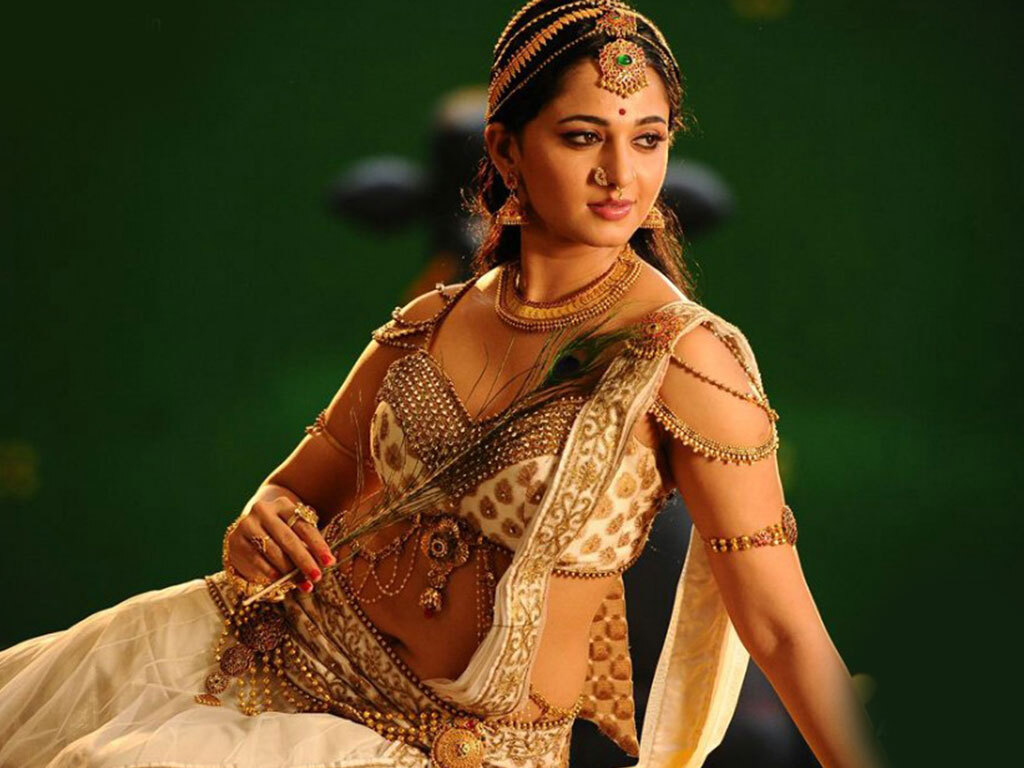 பிரபல நிறுவனத்துடன் ஹாட்ரிக் அடிக்கும் அனுஷ்க...! புதிய படத்தின் அறிவிப்பை வெளியிட்ட தயாரிப்பு நிறுவனம்...! செம அப்டேட் போங்க! 