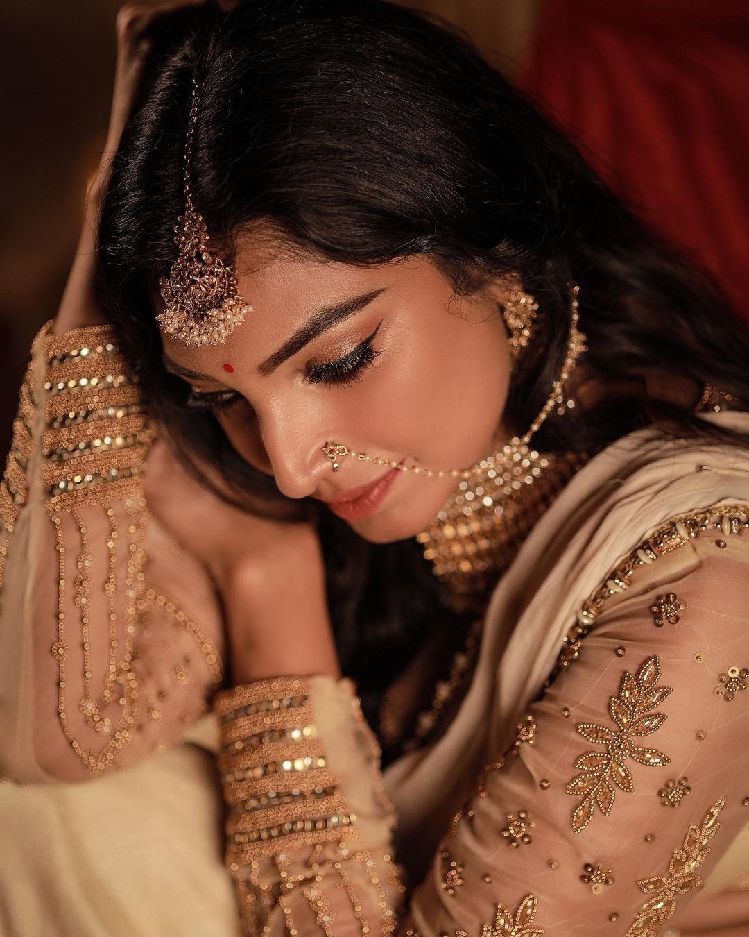 അങ്ങ് ചെങ്കോട്ടയില്‍ എത്തിയാലും ഫോട്ടോ ഷൂട്ട്: വൈറലായി റിതു മന്ത്രയുടെ പുതിയ ചിത്രങ്ങള്‍