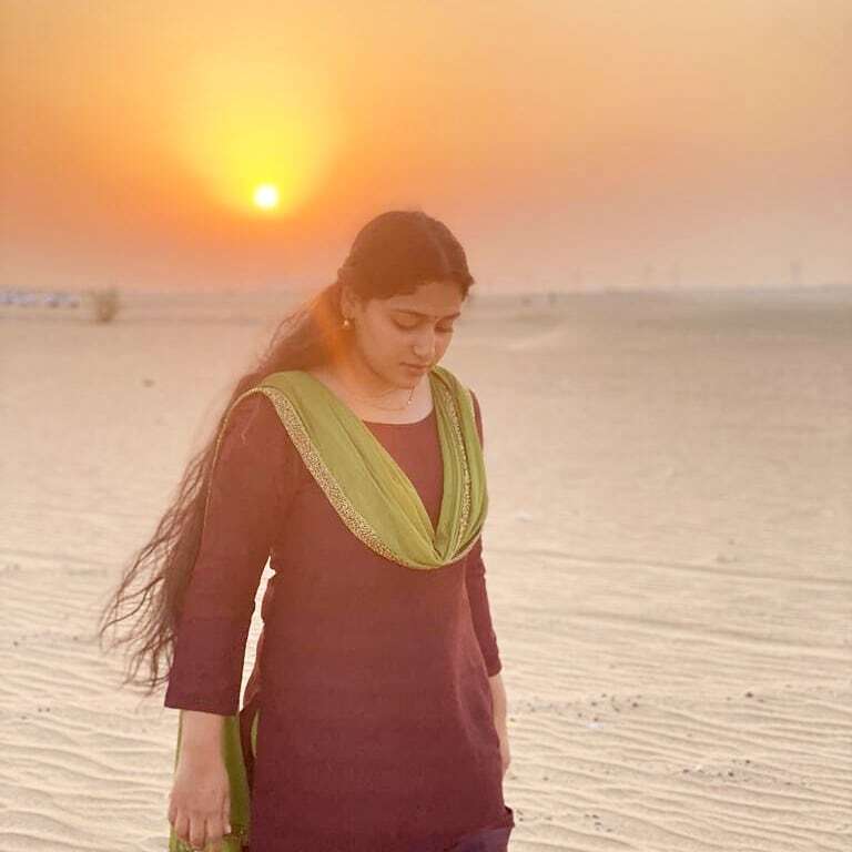 എന്തൊരു നോട്ടമാണിത് അനുക്കുട്ടീ...; വൈറാലായി അനു സിത്താരയുടെ ചിത്രങ്ങള്‍