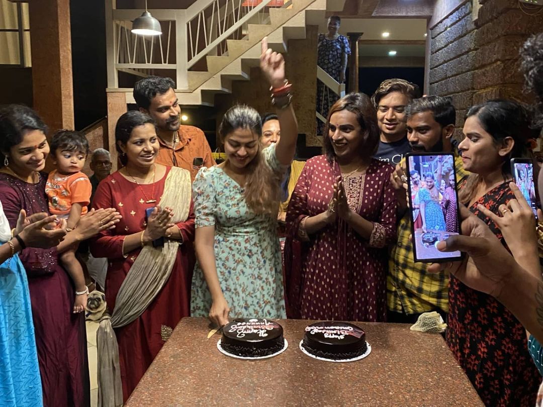 മഞ്ഞക്കോടിയുടുത്ത് മഞ്ഞക്കിളി പോലെ അനുശ്രീ: വൈറലായി പുതിയ ഫോട്ടോഷൂട്ട്