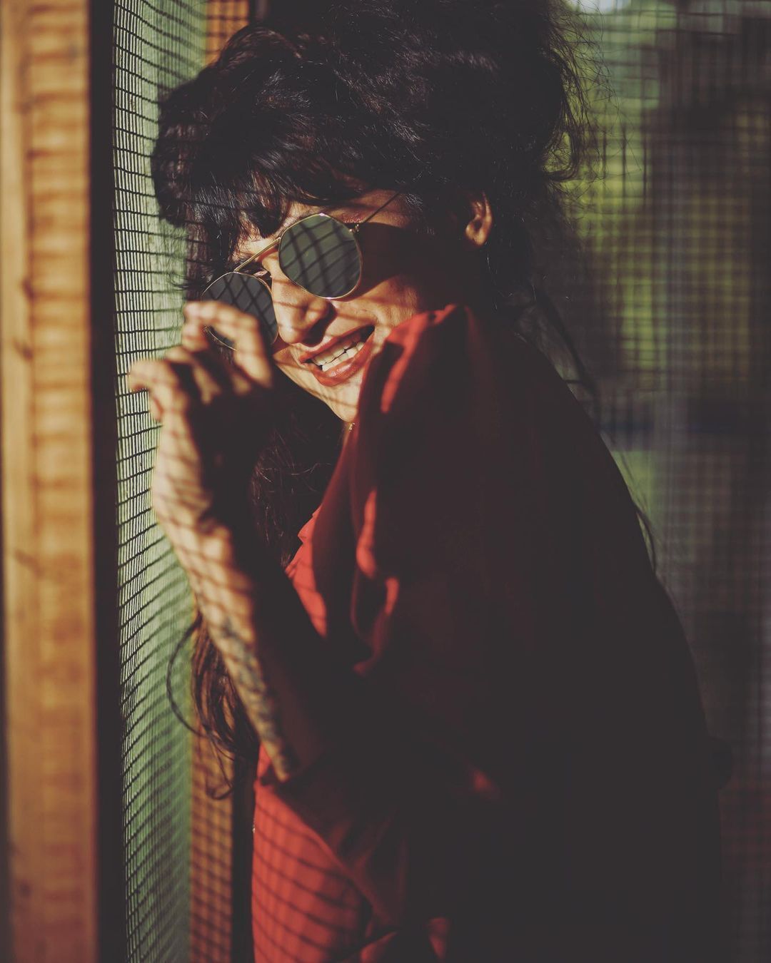 ഈ ലുക്ക് പൊളിച്ചടുക്കി: ഡിംപല്‍ ഭാലിന്റെ പുത്തന്‍ ഗെറ്റപ്പ് ഏറ്റെടുത്ത് ആരാധകര്‍ 