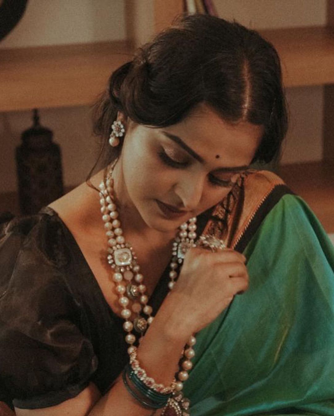 കറുപ്പിലും മഞ്ഞയിലും വ്യത്യസ്ത ലുക്കില്‍ രമ്യ നമ്പീശന്‍; വൈറലായി ചിത്രങ്ങള്‍