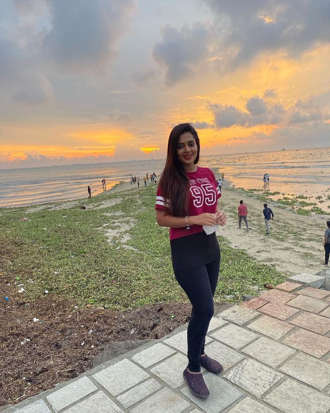 സായം സന്ധ്യയില്‍ ചെറായി ബീച്ചില്‍: നടി രമ്യ പണിക്കരുടെ ചിത്രങ്ങള്‍ വൈറല്‍