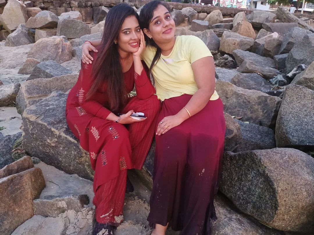 സായം സന്ധ്യയില്‍ ചെറായി ബീച്ചില്‍: നടി രമ്യ പണിക്കരുടെ ചിത്രങ്ങള്‍ വൈറല്‍