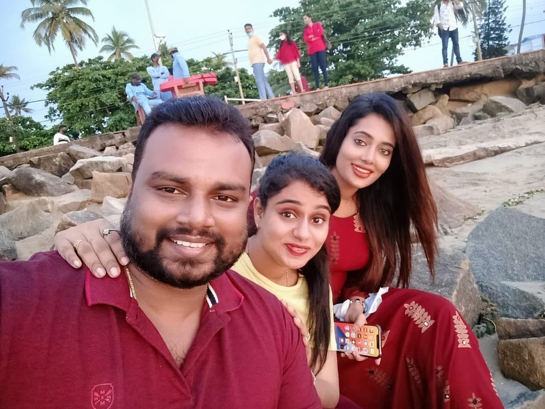 സായം സന്ധ്യയില്‍ ചെറായി ബീച്ചില്‍: നടി രമ്യ പണിക്കരുടെ ചിത്രങ്ങള്‍ വൈറല്‍