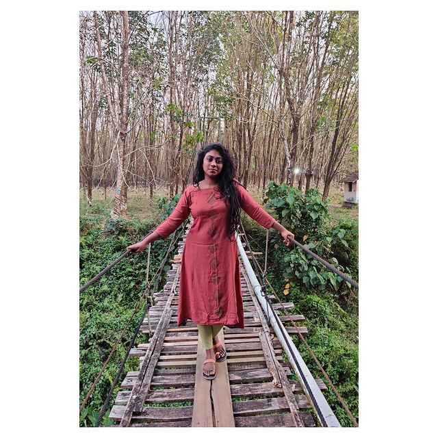 സിംപിള്‍ താര വിവാഹം; നടി ദിവ്യ ഗോപിനാഥും സംവിധായകന്‍ ജുബിത്തും വിവാഹിതരായി; ചിത്രങ്ങള്‍