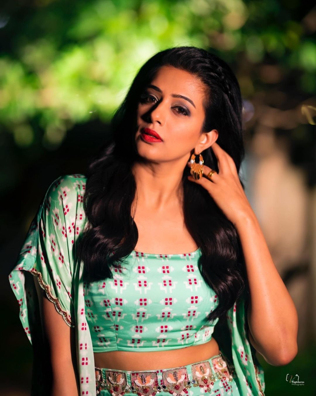 പൊളി ലുക്ക്; എന്തൊരു ഗ്ലാമര്‍ ആണിത്, പ്രിയാമണിയുടെ പുതിയ ചിത്രങ്ങള്‍ വൈറലാവുന്നു