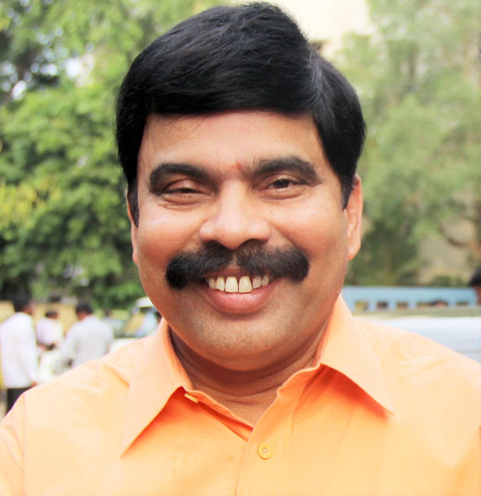 ஓஹோ..பவர்ஸ்டார் நடக்க முடியாமல் போனதிற்கு இது தான் காரணமா?.... உன்மையை போட்டு உடைத்த பவர்ஸ்டார் சீனிவாசன்!  