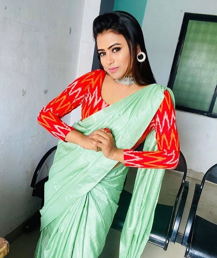 சீரியல் வில்லிக்கு ஆண் குழந்தையா?..... இணையத்தில் பதிவிட்டு ரசிகர்களுக்கு ஷாக் கொடுத்த வில்லி...! யாருப்பா அந்த வில்லி?