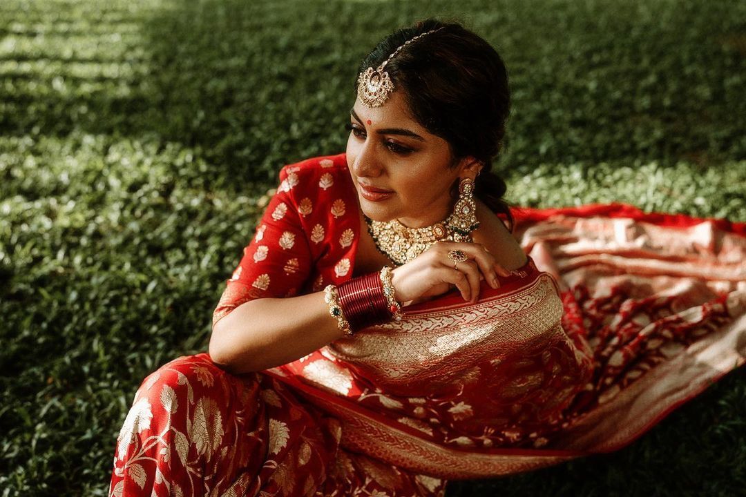 കറുപ്പോ വെളുപ്പോ? നിങ്ങള്‍ ഏത് തിരഞ്ഞെടുക്കും; പുതിയ ചിത്രങ്ങളുമായി മീര നന്ദന്‍