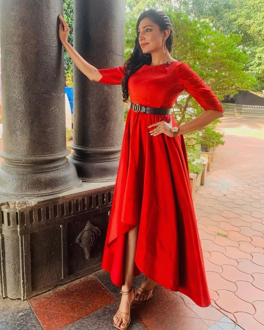 ഋതു മന്ത്ര സന്യാസത്തിലോ?... വളരെ ദൂരെ... പുതിയ ചിത്രങ്ങള്‍ വൈറല്‍