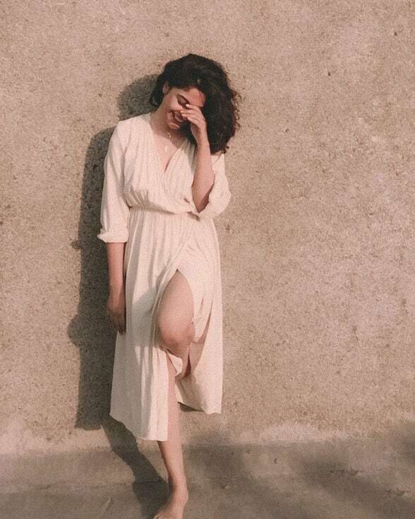 തോളിലൊരു റോസാപ്പൂവ്, അതുപോലെ സുന്ദരം: സ്റ്റൈലിഷ് ചിത്രങ്ങളുമായി നടി അര്‍ച്ചന കവി