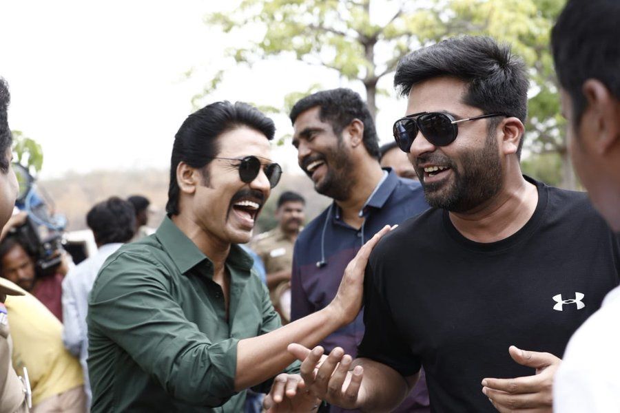 படம்னா இது தான் படம்...! கேரளாவில் கொடி கட்டி பறக்கும் மாநாடு! 