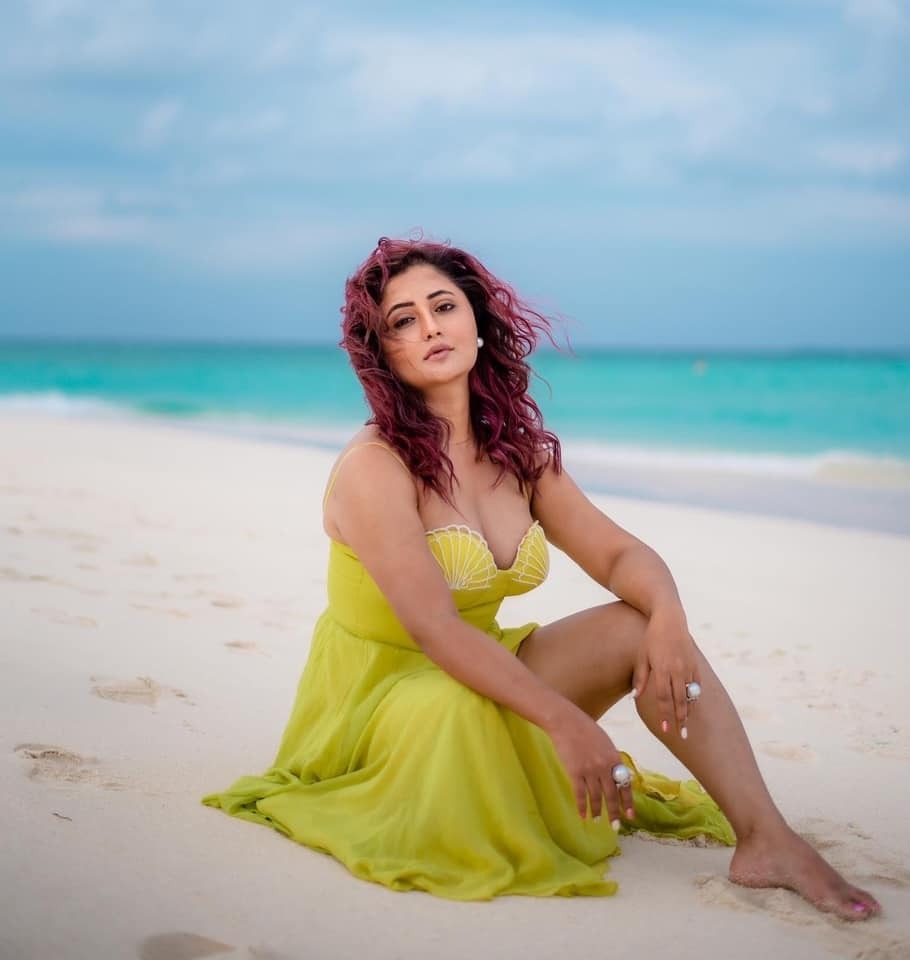 টিভি অভিনেত্রী রেশমি দেশাইয়ের বোল্ড ফটোশ্যুট, দেখুন ছবি