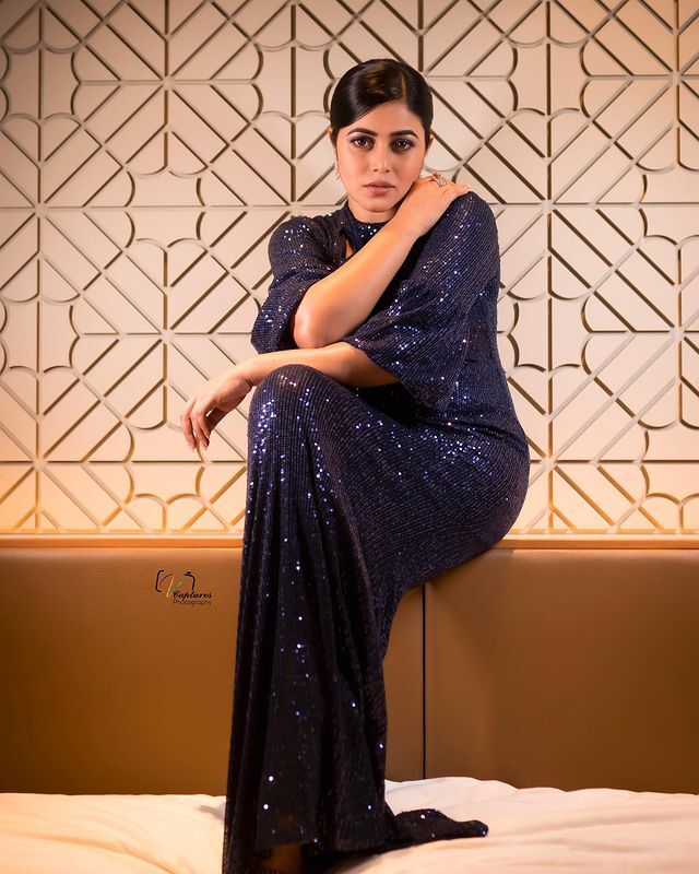 పూర్ణ ఓరచూపులు ఎవరికోసం..! (ఫోటోలు)