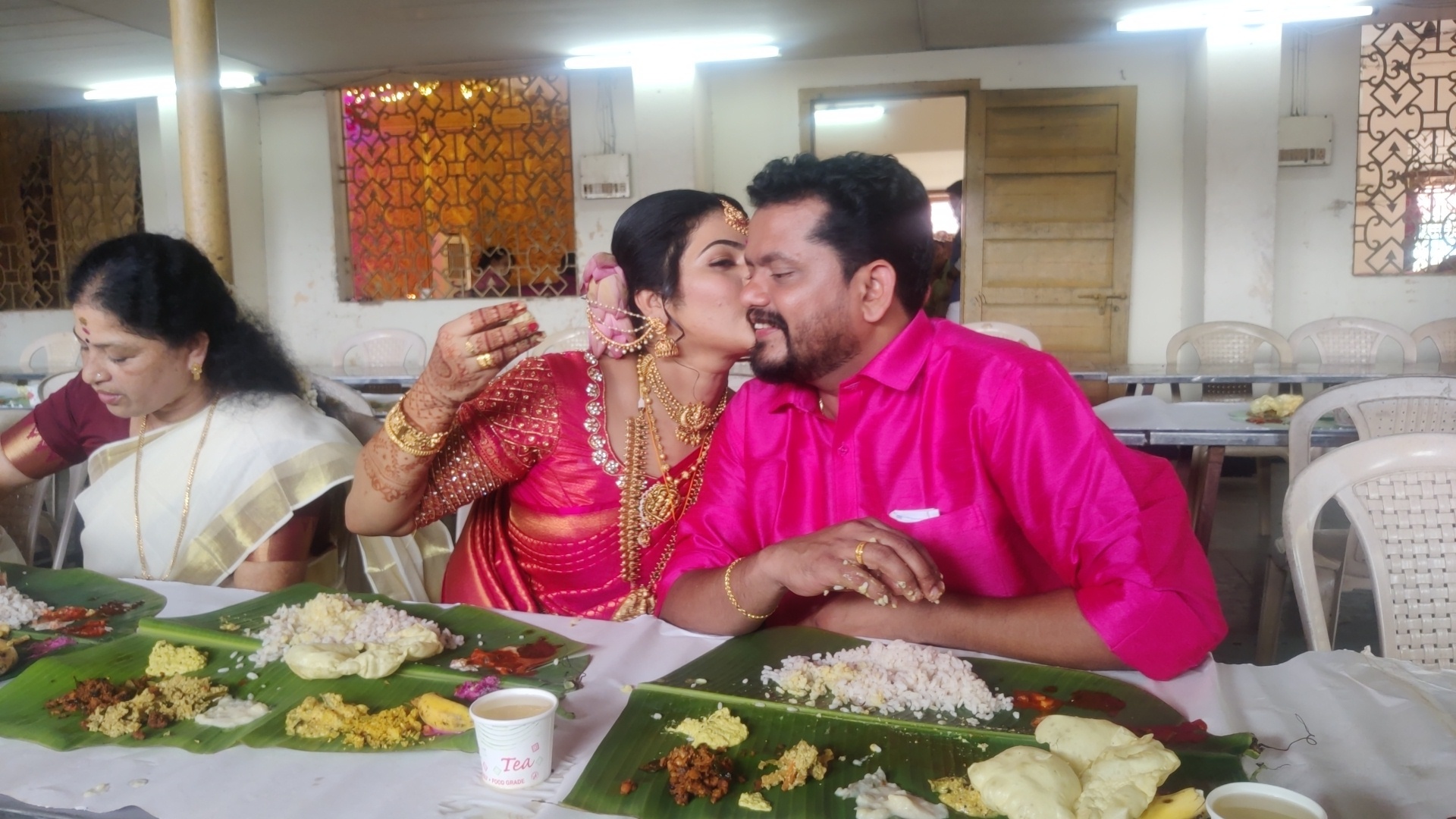 നടി അപ്‌സര രത്‌നാകരനും സംവിധായകന്‍ ആല്‍ബി ഫ്രാന്‍സിസും വിവാഹിതരായി, ചിത്രങ്ങള്‍ കാണാം