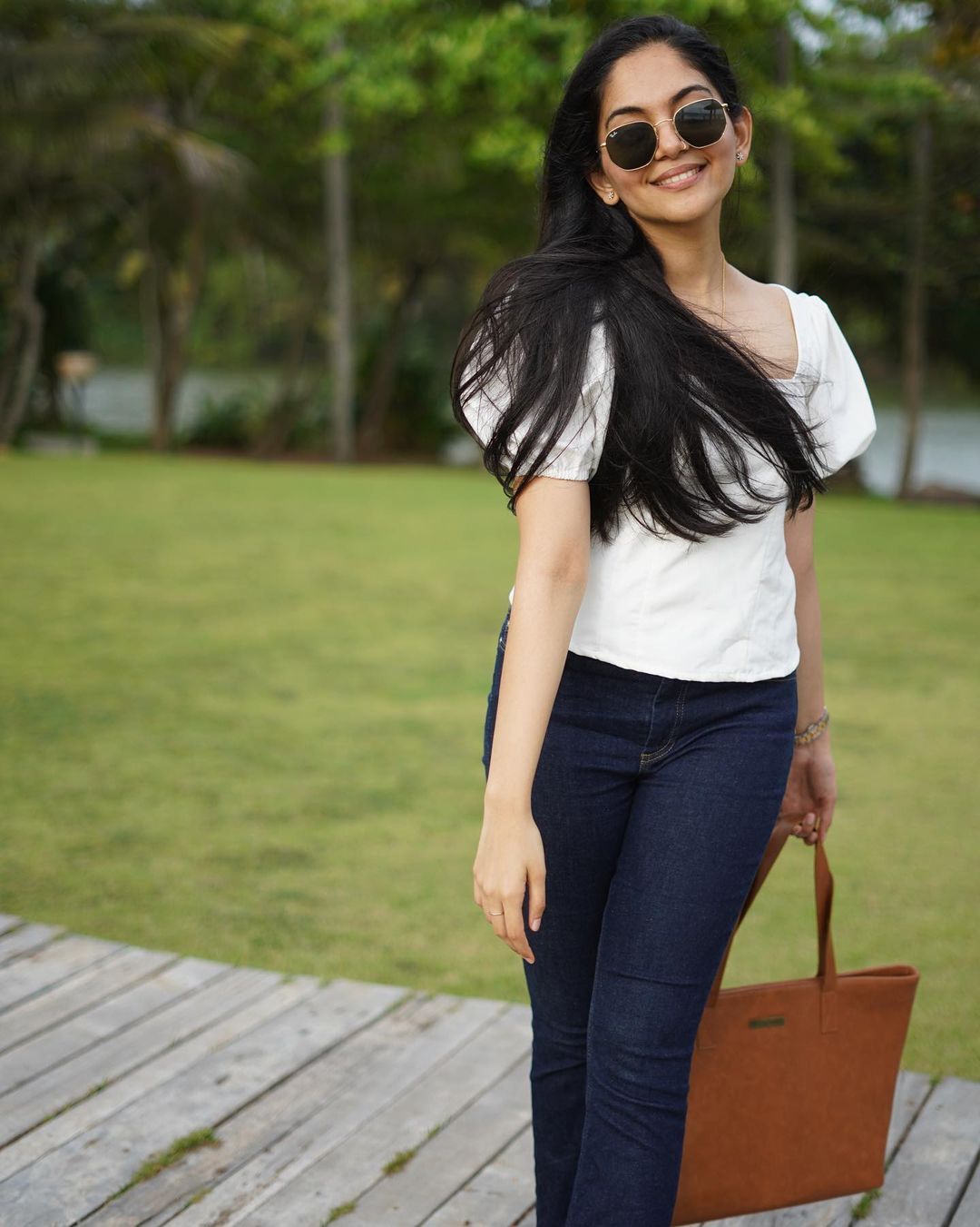 യെല്ലോ മീൻസ് ബ്യൂട്ടി.. മഞ്ഞ ധാവണി ലുക്കിൽ വീണ്ടും കിടിലൻ ലുക്കിൽ അഹാന..ഫോട്ടോഷൂട്ട്