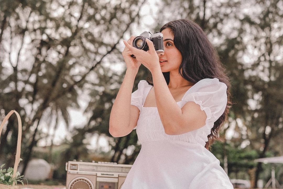 ഫോട്ടോസ് പൊളിച്ചു; ഒന്നും പറയാനില്ല; ദീപ്തി സതിയുടെ ചിത്രങ്ങള്‍ ഏറ്റെടുത്ത് സോഷ്യല്‍ മീഡിയ