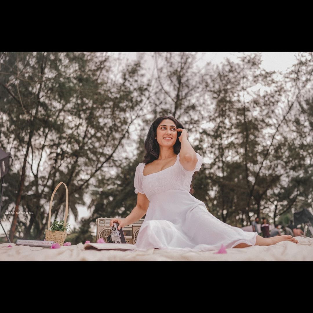 ഫോട്ടോസ് പൊളിച്ചു; ഒന്നും പറയാനില്ല; ദീപ്തി സതിയുടെ ചിത്രങ്ങള്‍ ഏറ്റെടുത്ത് സോഷ്യല്‍ മീഡിയ