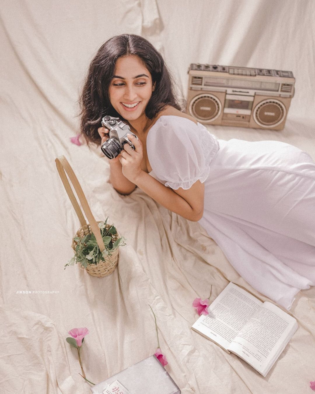 ഫോട്ടോസ് പൊളിച്ചു; ഒന്നും പറയാനില്ല; ദീപ്തി സതിയുടെ ചിത്രങ്ങള്‍ ഏറ്റെടുത്ത് സോഷ്യല്‍ മീഡിയ