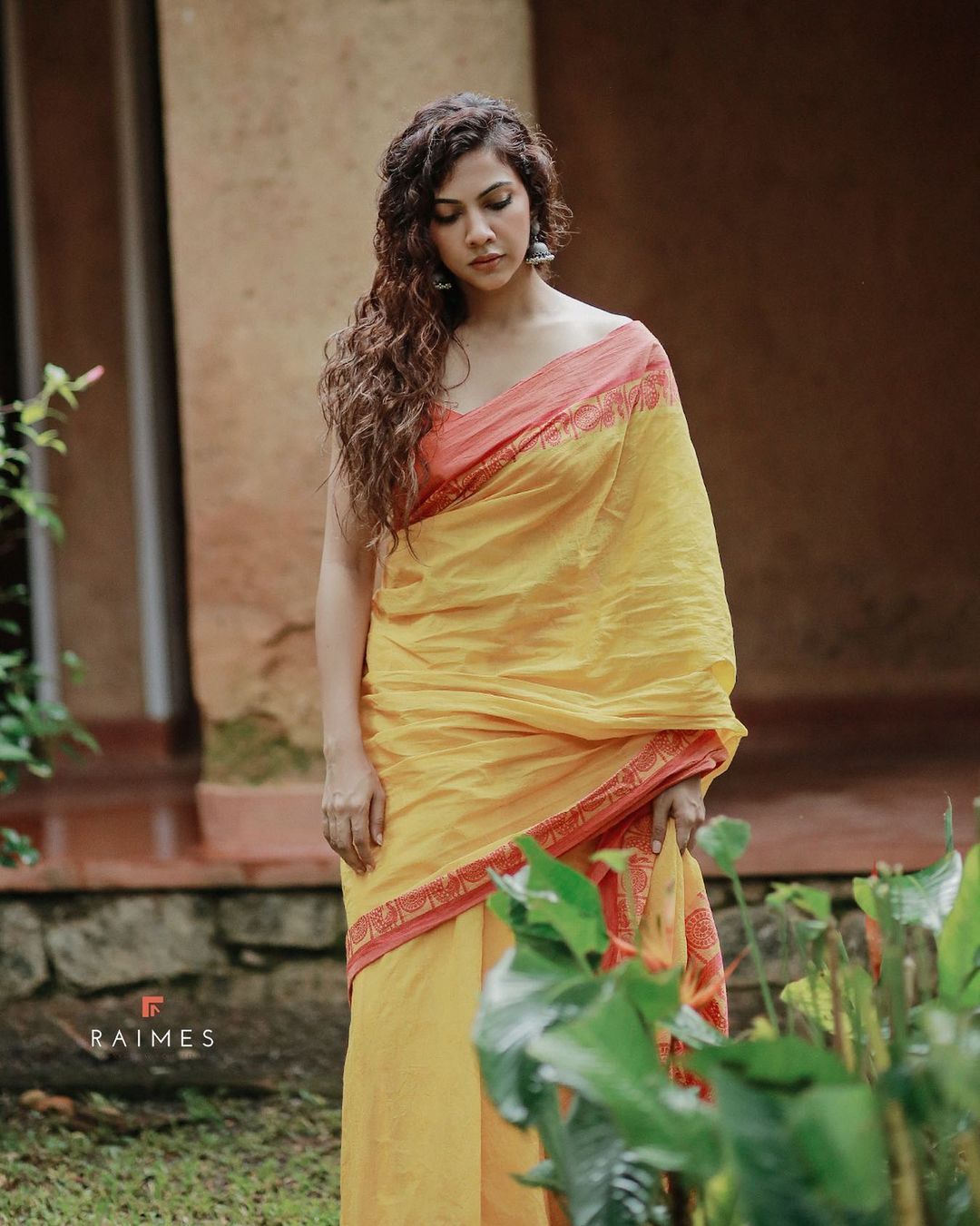 ചിന്താവിഷ്ടയായ മഡോണ; എന്തുപറ്റിയെന്ന് ആരാധകര്‍, പുതിയ ഫോട്ടോഷൂട്ട് വൈറല്‍