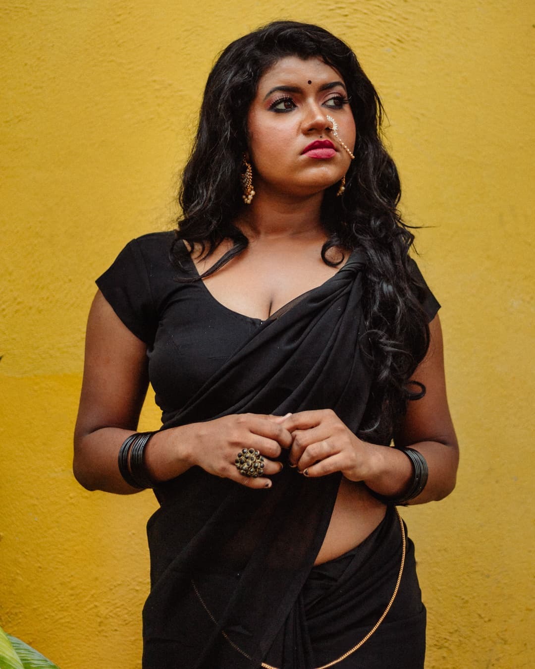 ഗ്ലാമറസ് കുറച്ച് കൂടിപ്പോയോ; ഹീറ ശ്രീനിവാസിന്റെ ഫോട്ടോഷൂട്ട് ഏറ്റെടുത്ത് സോഷ്യല്‍ മീഡിയ