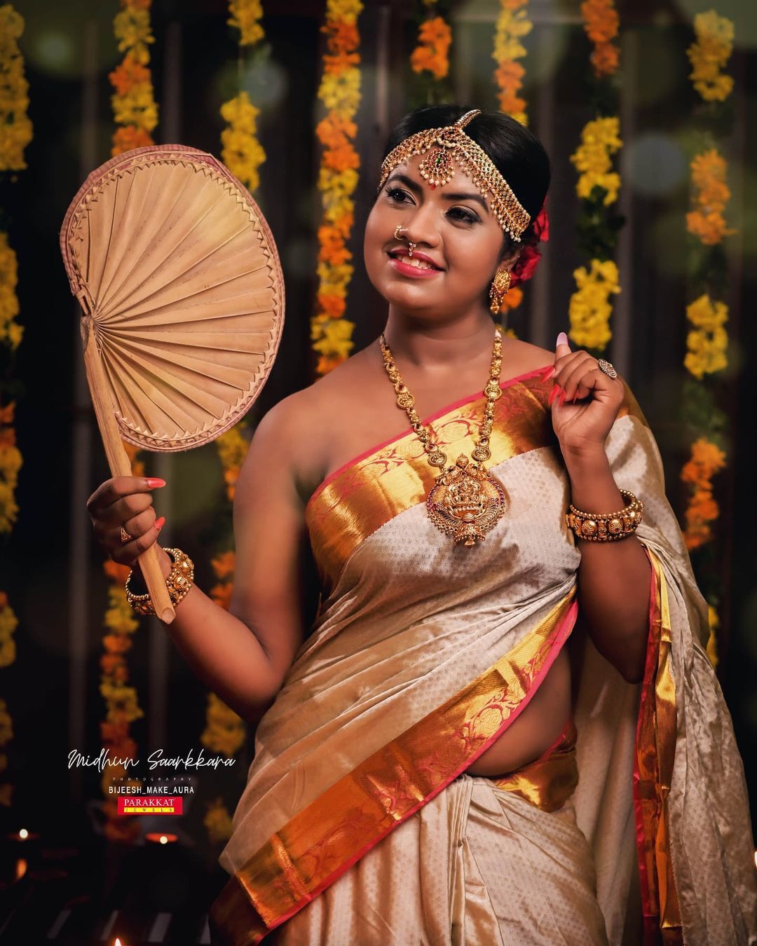 ഗ്ലാമറസ് കുറച്ച് കൂടിപ്പോയോ; ഹീറ ശ്രീനിവാസിന്റെ ഫോട്ടോഷൂട്ട് ഏറ്റെടുത്ത് സോഷ്യല്‍ മീഡിയ