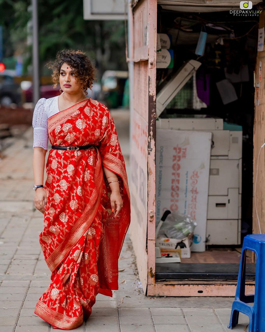 ബംഗളൂരുവില്‍ ചായ കുടിച്ച് ഉല്ലസിച്ച് പ്രയാഗ മാര്‍ട്ടിന്‍; ഫോട്ടോഷൂട്ട് പൊളിച്ചെന്ന് ആരാധകര്‍