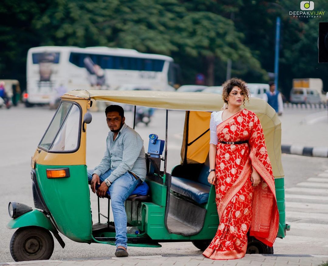 ബംഗളൂരുവില്‍ ചായ കുടിച്ച് ഉല്ലസിച്ച് പ്രയാഗ മാര്‍ട്ടിന്‍; ഫോട്ടോഷൂട്ട് പൊളിച്ചെന്ന് ആരാധകര്‍