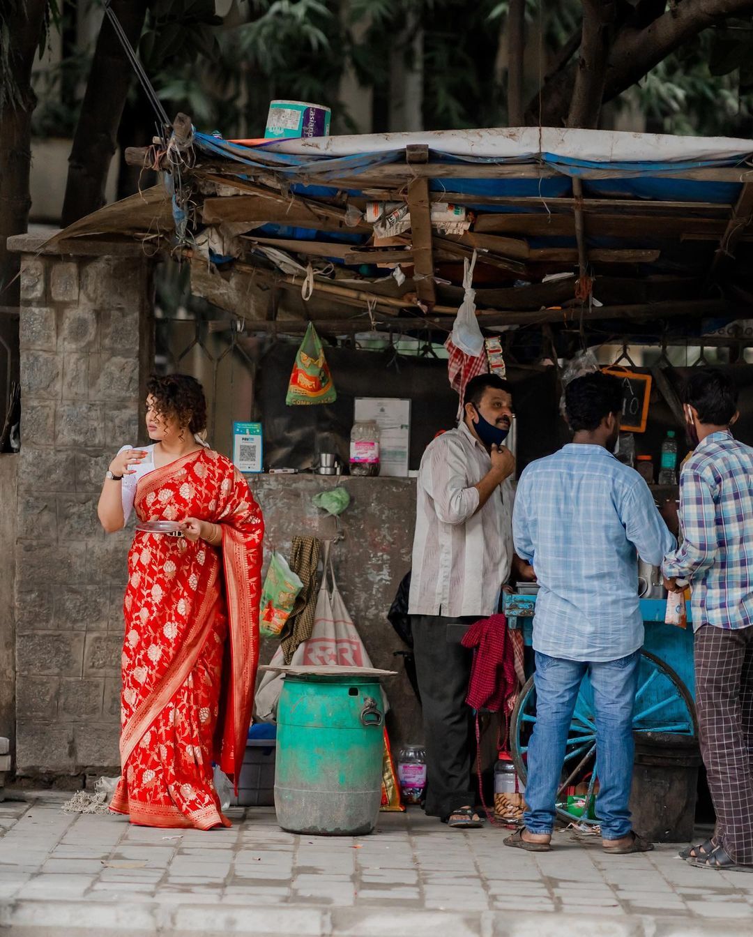 ബംഗളൂരുവില്‍ ചായ കുടിച്ച് ഉല്ലസിച്ച് പ്രയാഗ മാര്‍ട്ടിന്‍; ഫോട്ടോഷൂട്ട് പൊളിച്ചെന്ന് ആരാധകര്‍