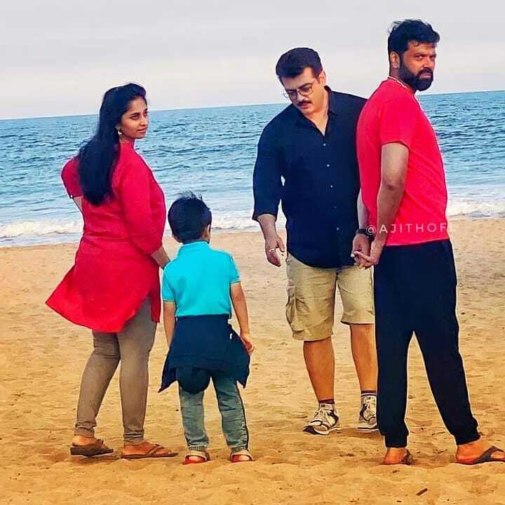 ശാലിനിയെ ചേർത്ത് പിടിച്ച് അജിത്ത്, വൈറലായി താരദമ്പതികളുടെ ദീപാവലി ചിത്രങ്ങൾ