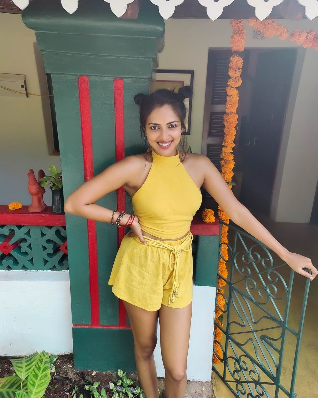 അമല പോളിന്റെ ഹോട്ട് ദീപാവലി ലുക്ക്,  ചിത്രങ്ങൾ വൈറൽ