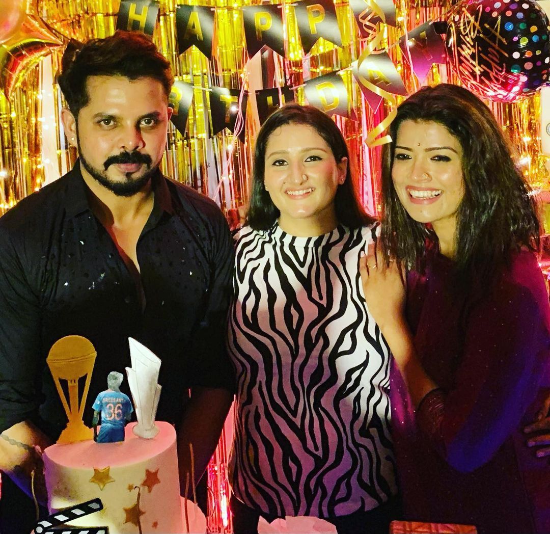 ശ്രീശാന്തിന്റെ പിറന്നാളാഘോഷത്തിന് അമൃതയെത്തി, ശ്രീയുടെ സുഹൃത്ത് ബാല വന്നില്ലേയെന്ന് ഫാൻസ്