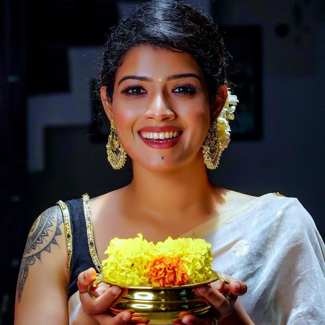 ശ്രീശാന്തിന്റെ പിറന്നാളാഘോഷത്തിന് അമൃതയെത്തി, ശ്രീയുടെ സുഹൃത്ത് ബാല വന്നില്ലേയെന്ന് ഫാൻസ്