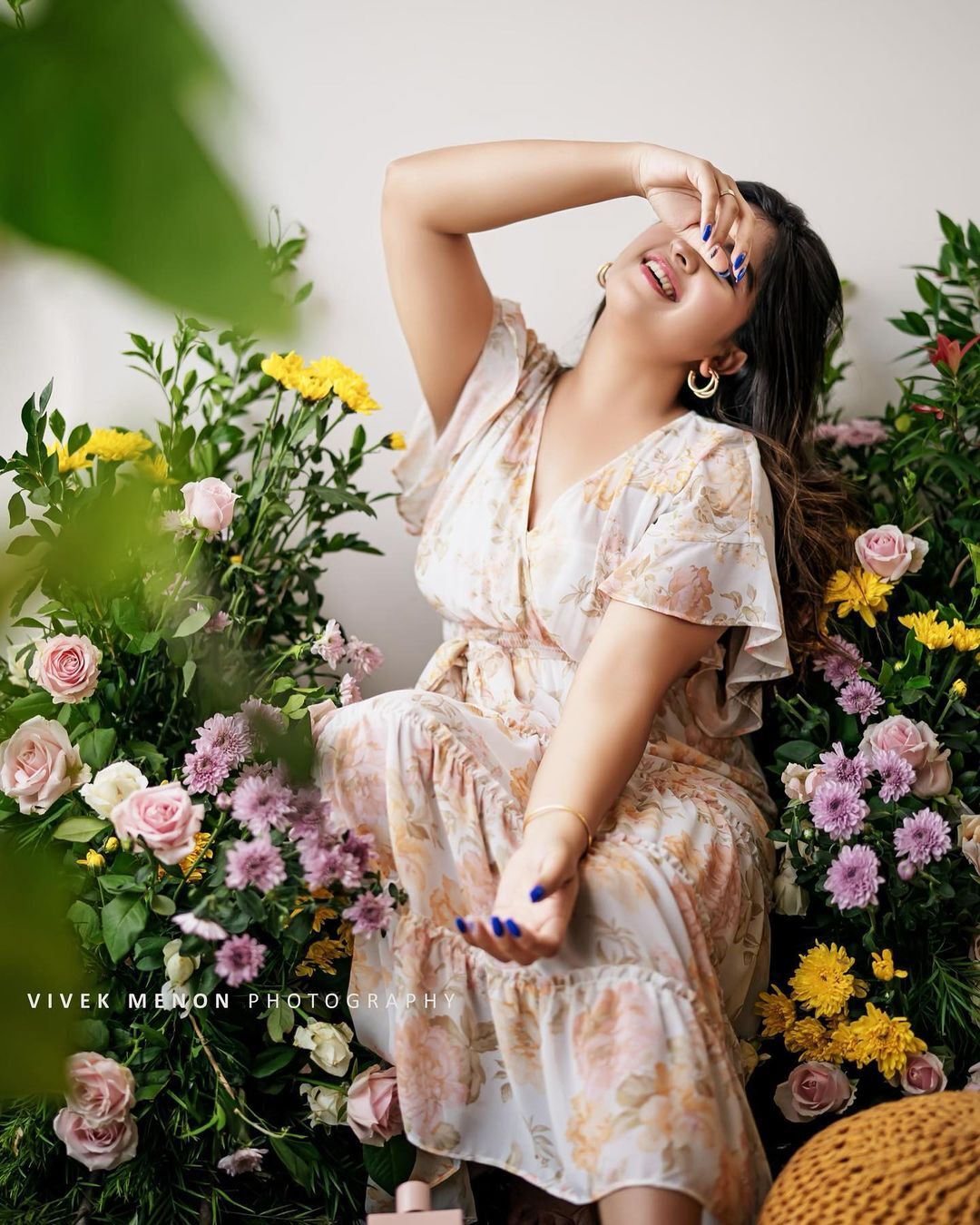 'ക്യൂട്ട് ബേബി ഡോൾ'; അപർണ തോമസിന്റെ ഗോർജ്യസ് ലുക്ക് വൻ വൈറൽ