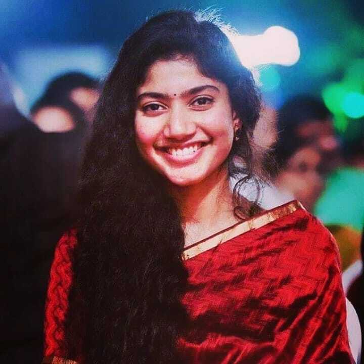 ഈ കരച്ചിലുകാരി കുഞ്ഞാവ ആരെന്ന് മനസ്സിലായോ? ഇന്ന് മനംമയക്കുന്ന സുന്ദരി, ചിത്രങ്ങൾ കാണാം